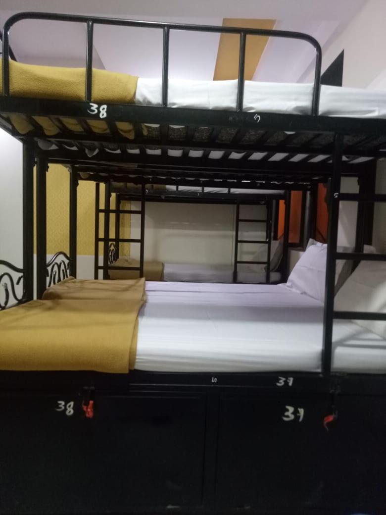 Bandra Dormitory Only For Indian 孟买 外观 照片