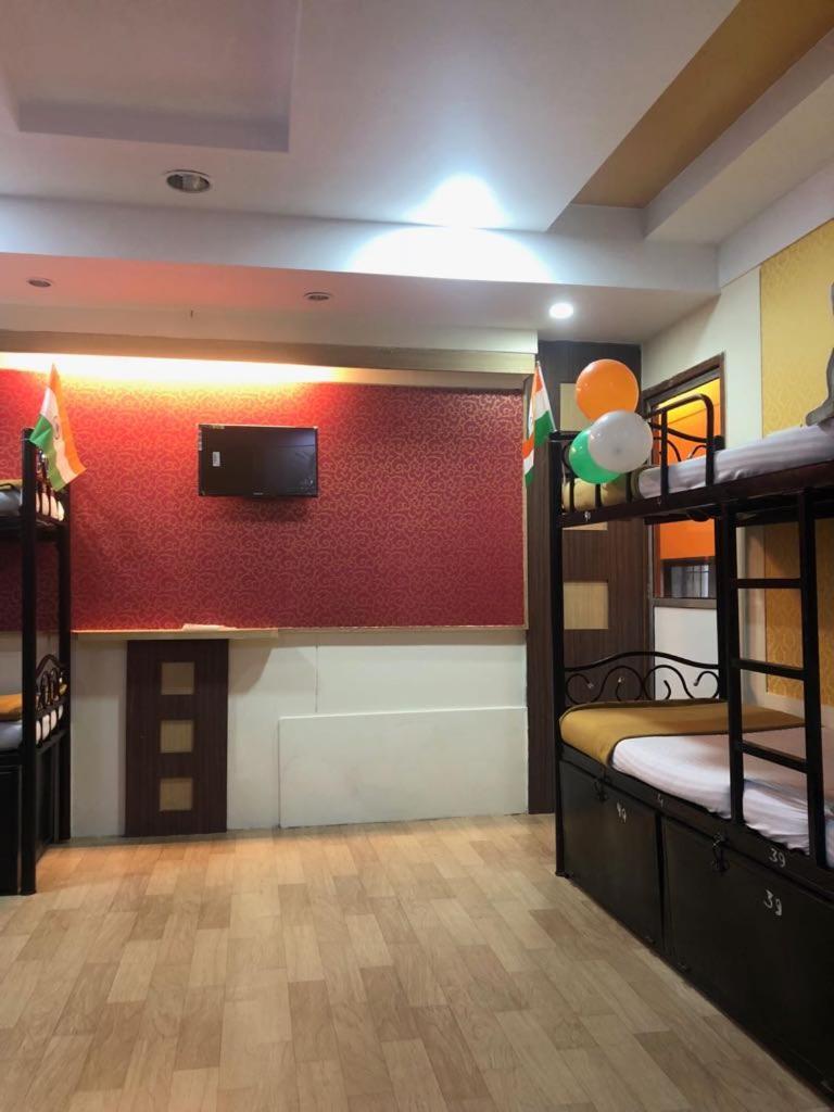 Bandra Dormitory Only For Indian 孟买 外观 照片